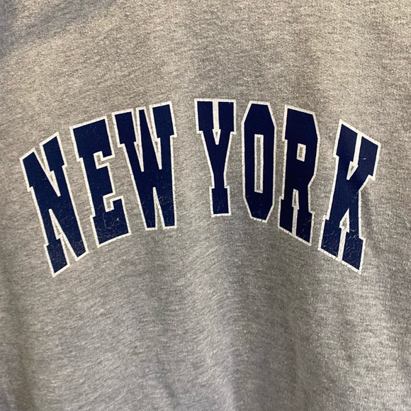 “New York” Hoodie - Picture 2 of 4